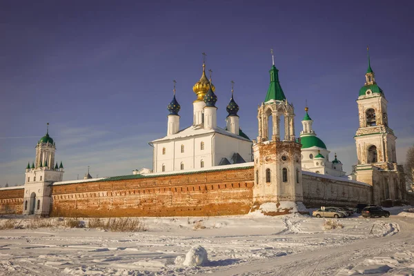 Mosteiro de Spaso Yakovlevsky na região de Yaroslavl, Rússia — Fotografia de Stock