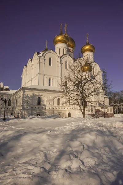 White Assumption Cathedral in Yaroslavl in Russia — Stock Photo, Image