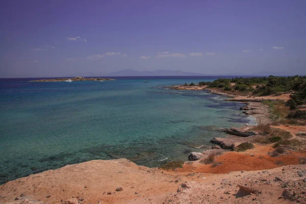 Landscape with sea bay on island of Aegina in Saronic Gulf, Gree — Stock Photo, Image