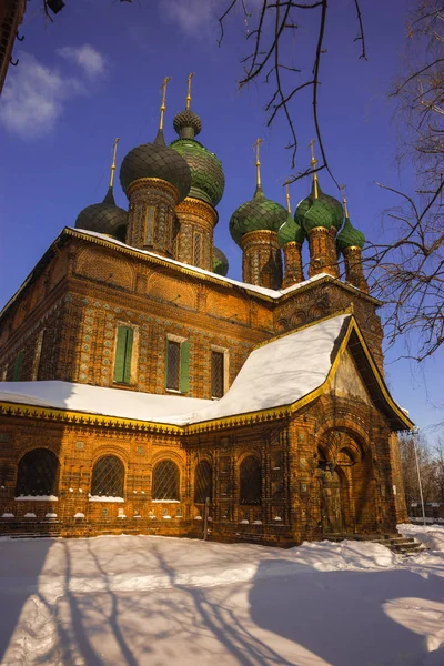 Iglesia de San Juan Bautista en Tolchkovo en Yaroslavl, Rusia — Foto de Stock