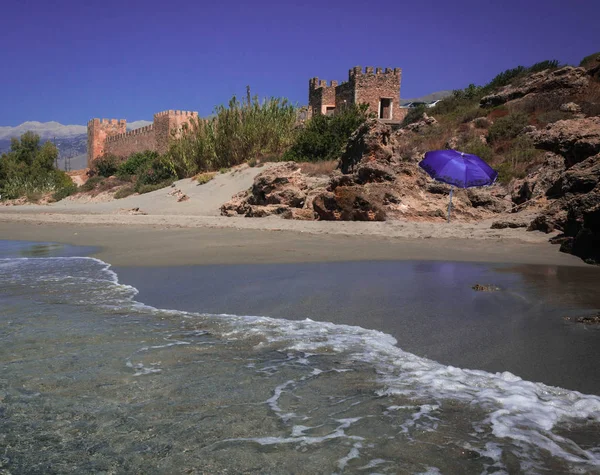 Château sur la plage de Frangokastello en Crète en Grèce — Photo