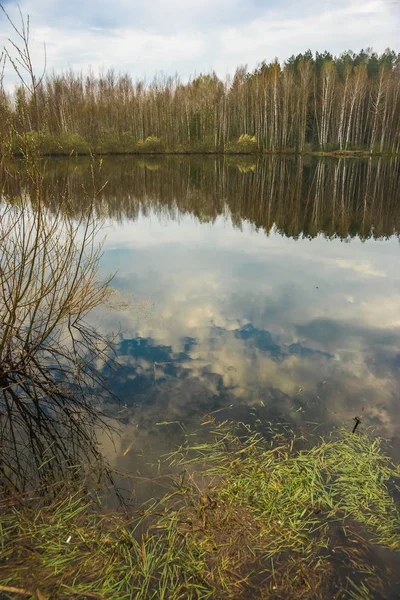 Spring flood along the roads in Kaluga region in Russia — Stock Photo, Image