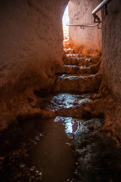 达米阿那陨石开挖中的地下阶梯 — 图库照片