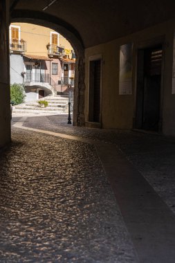 İtalya, Abruzzo Pacentro 'da şehir manzarası