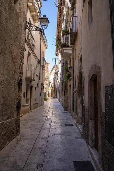 İtalya, Abruzzo Pacentro 'da şehir manzarası