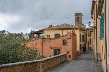 Lazio, Salci 'deki renkli şehir manzarası.