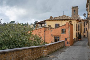 Lazio, Salci 'deki renkli şehir manzarası.