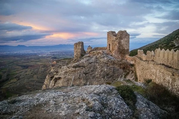 Geruïneerd kasteel bij Clavijo in provincie van Burgos in Castilla y Leo — Stockfoto