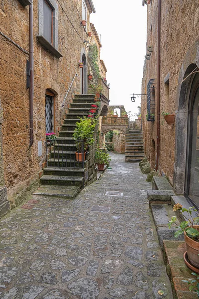 Paisaje urbano en Civita di Bagnoregio en Lazio, Italia —  Fotos de Stock