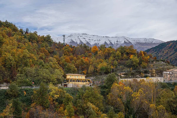 Outono colorido nas montanhas de Abruzzo, Itália — Fotografia de Stock