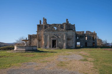 Monterano Na 'daki San Bonaventure Manastırı' ndaki kilise kalıntıları.