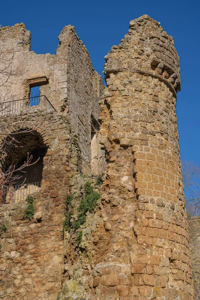 Ruinas de un castillo en Monterano, Lazio, Italia —  Fotos de Stock