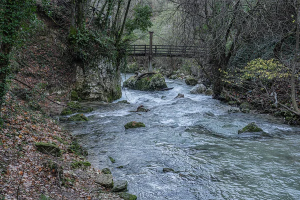 Scenic views of rapids of Aniene river near town of Subiaco, Ita — ストック写真