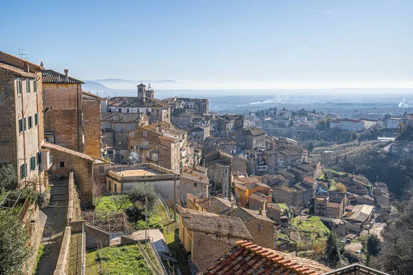 Naturskön utsikt över Caprarola stad i Lazio, Italien — Stockfoto