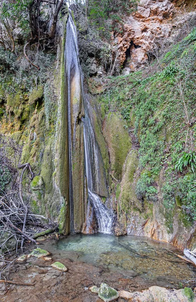 Cascade de Vallocchie à Castel di Tora, Latium, Italie — Photo