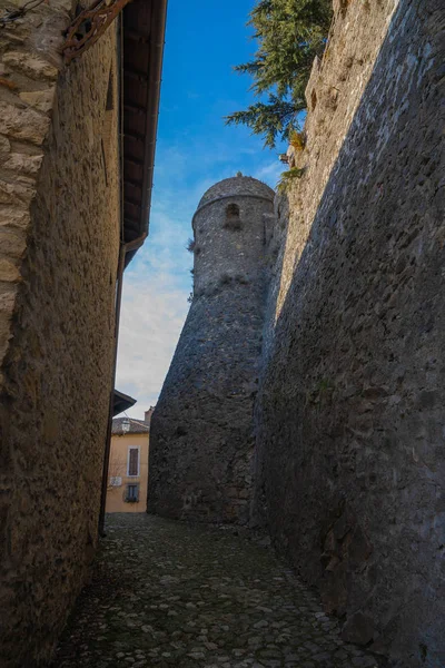 Ruines du château médiéval de Collalto Sabino dans le Latium, Italie — Photo