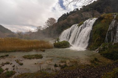 İtalya, Umbria 'da Terni yakınlarındaki Mermer Şelale