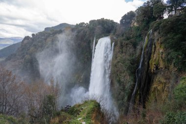İtalya, Umbria 'da Terni yakınlarındaki Mermer Şelale