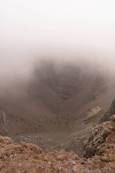 Immagine Del Cratere Del Vesuvio Tra Nuvole Tempo Nuvoloso Italia — Foto Stock