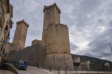 İtalya, Abruzzo Pacentro 'da şehir manzarası