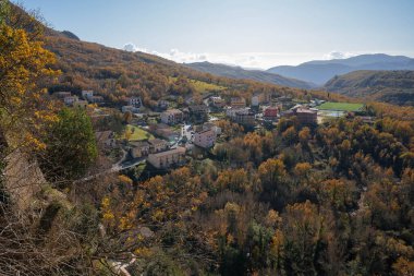 İtalya 'nın Molise kentindeki Cerro al Volturno şehrinde şehir manzarası