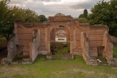 Tivoli 'deki Villa Adriana' daki Roma harabelerinin resmi, İtalya 'daki Romanlar