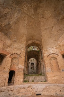Tivoli 'deki Villa Adriana' daki Roma harabelerinin resmi, İtalya 'daki Romanlar