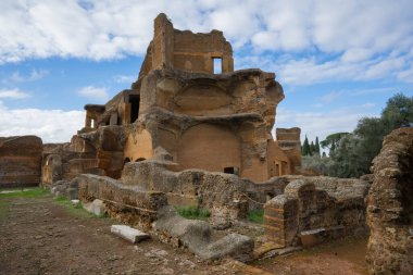 Tivoli 'deki Villa Adriana' daki Roma harabelerinin resmi, İtalya 'daki Romanlar