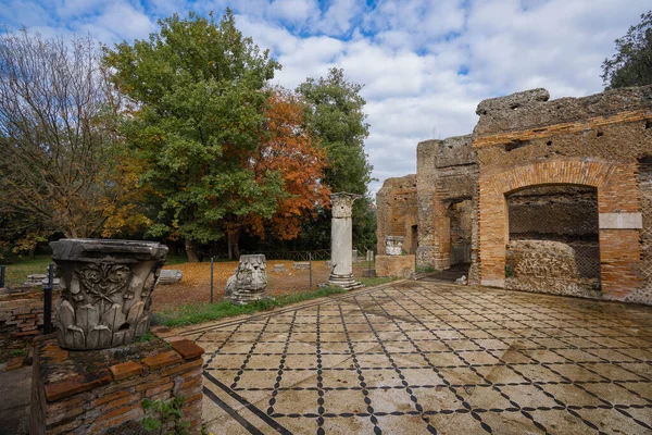 意大利罗马Tivoli市Villa Adriana的罗马遗址图像 — 图库照片