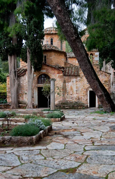 Ruinas Del Antiguo Monasterio Kesariani Las Montañas Cerca Atenas Grecia —  Fotos de Stock