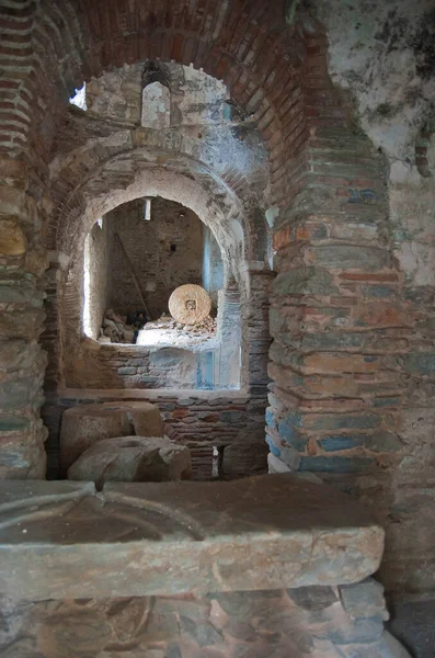 Ruínas Monastery Antigo Kesariani Nas Montanhas Perto Atenas Greece — Fotografia de Stock