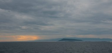 Rusya 'nın Irkutsk bölgesindeki Baykal Gölü' nün manzarası.