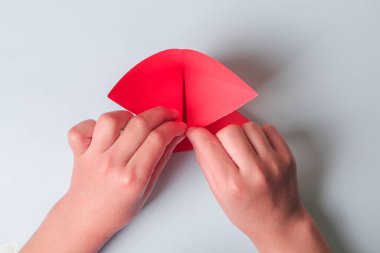 Adım adım fotoğraf talimatları. Origami kağıttan balık yapmayı. Çocuklar için ölüm. Çocuklar için Çocuk Sanatları Projesi