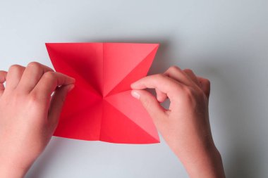 Adım adım fotoğraf talimatları. Origami kağıttan balık yapmayı. Çocuklar için ölüm. Çocuklar için Çocuk Sanatları Projesi