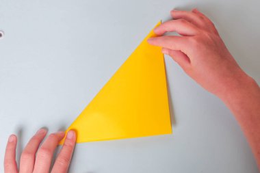 Adım adım fotoğraf talimatları. Kağıt köpek origami nasıl yapılır? Çocuklar için ölüm. Çocuklar için Çocuk Sanatları Projesi