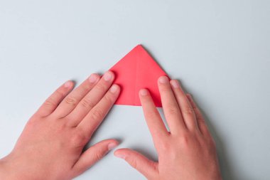 Adım adım fotoğraf talimatları. Origami kağıttan balık yapmayı. Çocuklar için ölüm. Çocuklar için Çocuk Sanatları Projesi