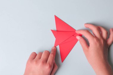 Adım adım fotoğraf talimatları. Origami kağıttan balık yapmayı. Çocuklar için ölüm. Çocuklar için Çocuk Sanatları Projesi