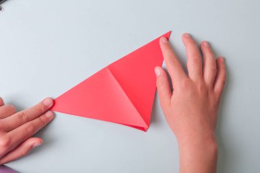 Adım adım fotoğraf talimatları. Origami kağıttan balık yapmayı. Çocuklar için ölüm. Çocuklar için Çocuk Sanatları Projesi