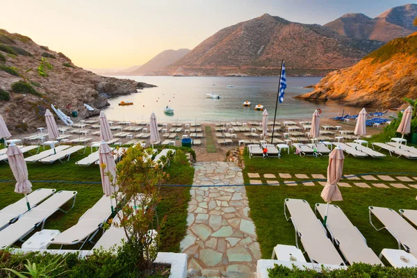 Bali, Island Girit, Yunanistan - 21 Haziran 2016: sabah sahne dağlar, deniz ve köy Bali rahat sahil yakınında bulunan sahilde.