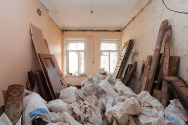 Yenileme, remodeling ve inşaat sırasında daire ve Retro avize Manzaralı Oda