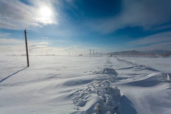 Tormenta Nieve Valle Durante Día Soleado Carretera Está Llena Nieve — Foto de Stock