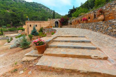 Crete, Yunanistan, ada - 27 Haziran 2016: Yunan Ortodoks Vossakos manastır veya Yunanistan Crete adada Timios Stavros Manastırı.
