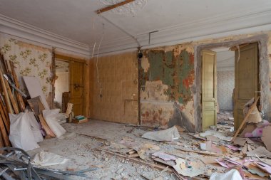 Kırmızı kurdeleli Noel hediyesi kutusu ve soyut tatil arkaplanı.