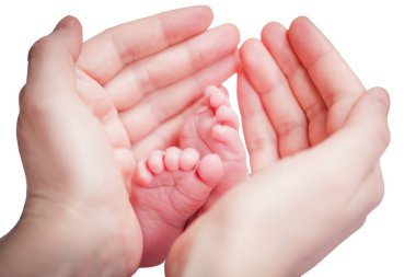 Beyaz arka plan üzerinde babys bacaklar onun annelerinde görüntüsünü ver. İzole.