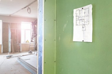 Proje daire duvar ve inşaat işçisi yükleme Alçıpan alçıpan levha tadilat, yenileme, uzantısı, restorasyon ve rekonstrüksiyon, henüz tamamlanmamıştır.