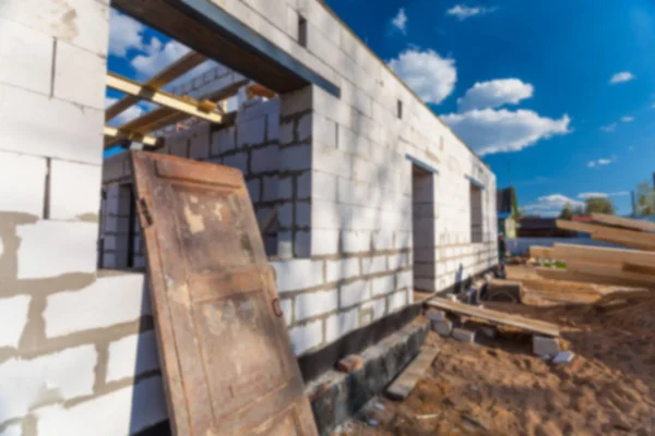 Edificio Borroso Está Construcción Con Techos Los Materiales Para Construcción —  Fotos de Stock