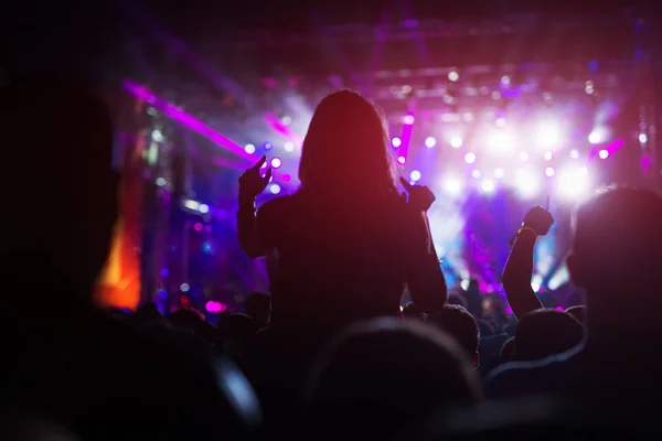 Gente en el festival de música — Foto de Stock