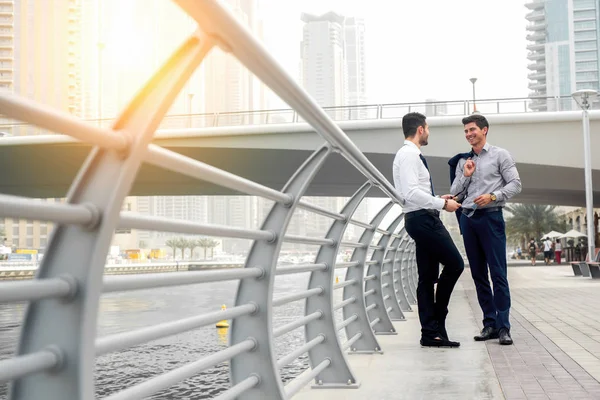 Businessmen having conversation — Stock Photo, Image