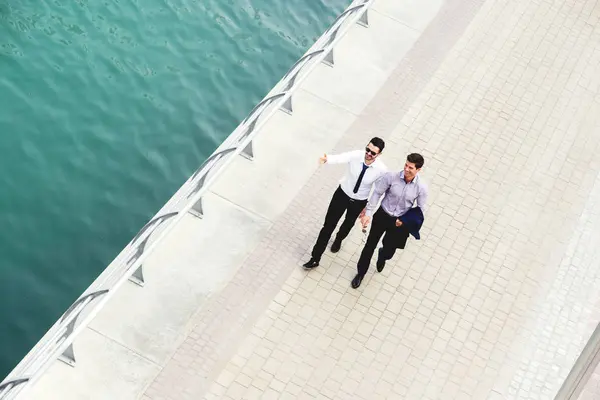 Businessmen having conversation — Stock Photo, Image