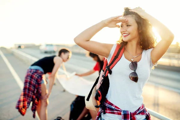 Gruppo di giovani turisti — Foto Stock